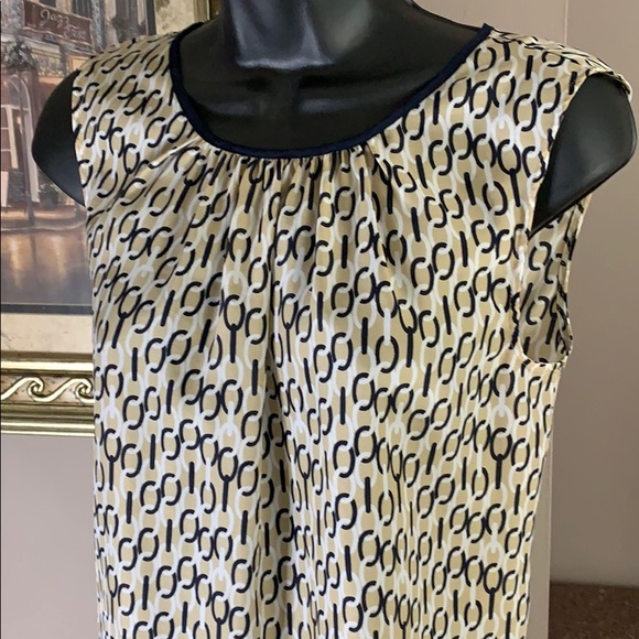 Jones New York Tops - Jones New York Sleeveless Top Career Wear Sz 4 EUC